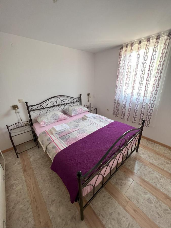 Apartmani Palme Funtana Exterior foto